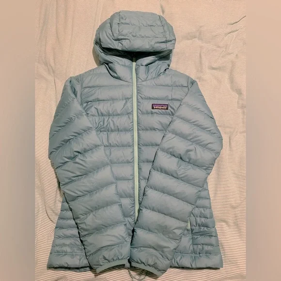 Women’s Patagonia nano puff hoodie